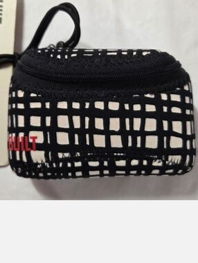 BUILT (BuiltNY) Neoprene Compact Camera Case, Black/White, NWT